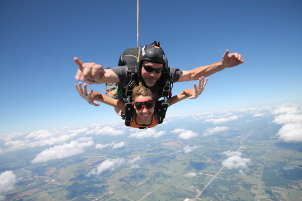 Can I eat or drink before skydiving?