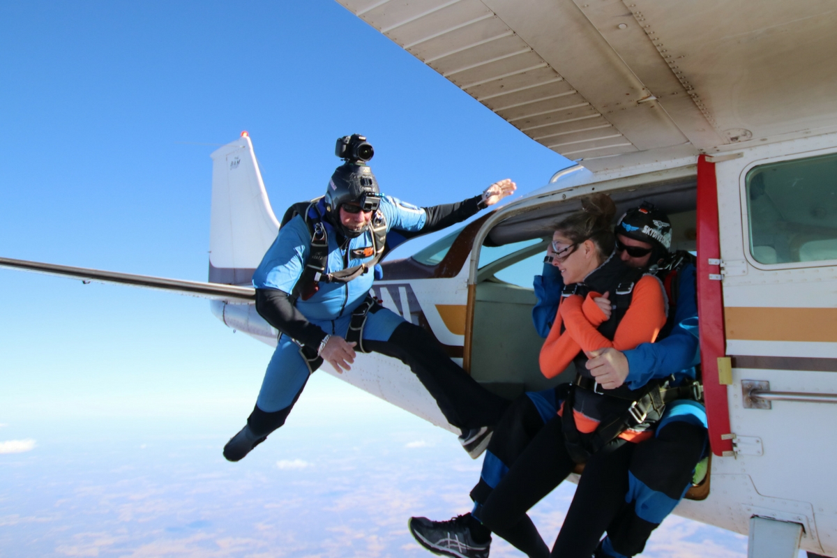 Can I eat or drink before skydiving?